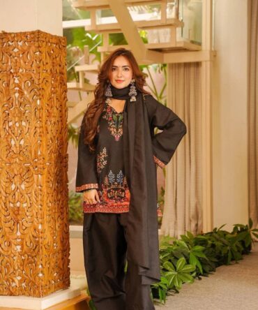 Aafreen Embroiderd Farshi Salwar Suit