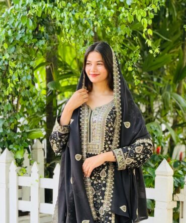 Pehnava Style Star Fox Gorgette Fancy Latkan Kurtieb Plazo Set