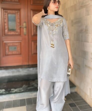 Pehnava Style Pure Natural Crepe With Beads Hand Work Kurtie Farshi Plazzo & Duppatta