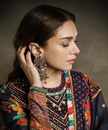 ADITIRAOHYDARI  FROM HEERAMANDI INSPIRED DESIGNER PRINTED GOWN
