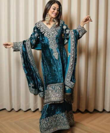 HEAVY VELVET KURTA & PANT (3-PIS SET) WITH BEAUTIFUL SEQUINS EMBROIDERY WORK