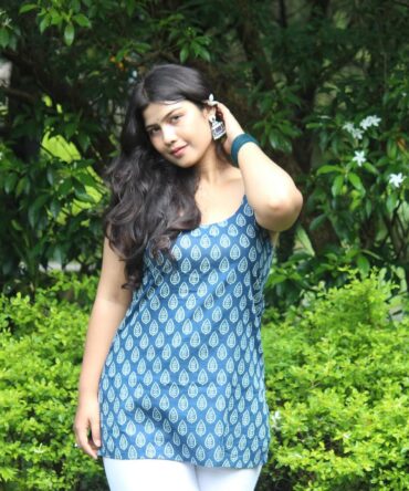 Gul-E-Shan Short Sleeveless Kurti